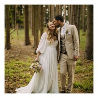 Už koncem června jsem měla většinu svatebek na letošní sezónu ušitou, tak teď mě čeká skoro už jen je sem postupně...